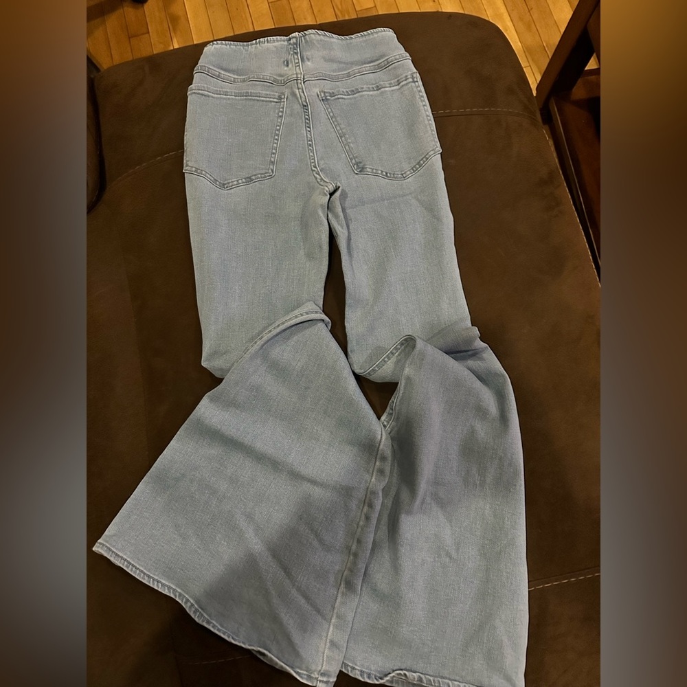 Women’s stretch pull up jeans.  Bell bottoms.